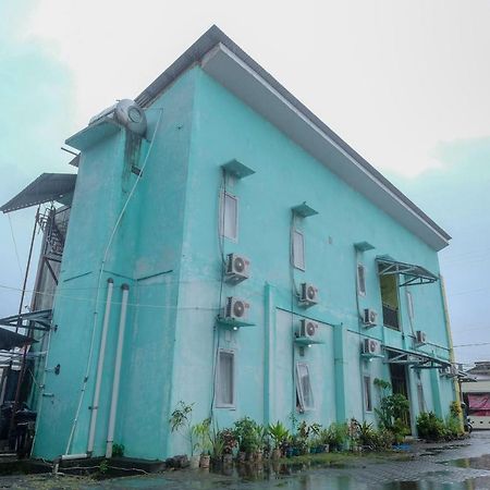 Reddoorz Near Politeknik Manado Hotel Buitenkant foto