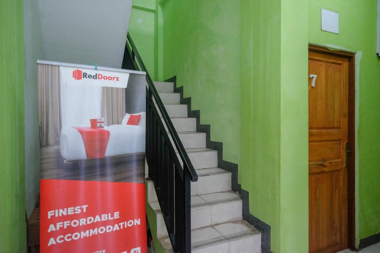 Reddoorz Near Politeknik Manado Hotel Buitenkant foto