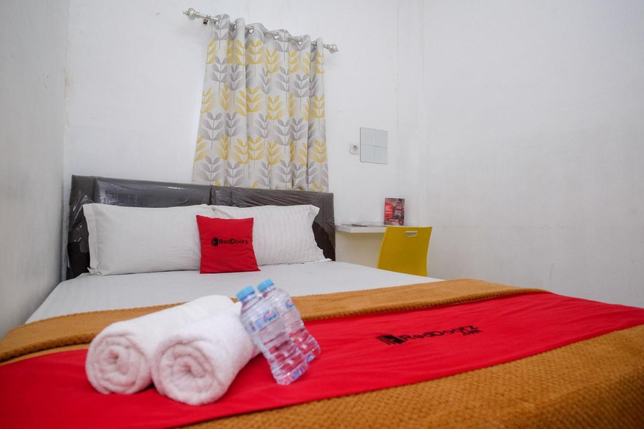 Reddoorz Near Politeknik Manado Hotel Buitenkant foto