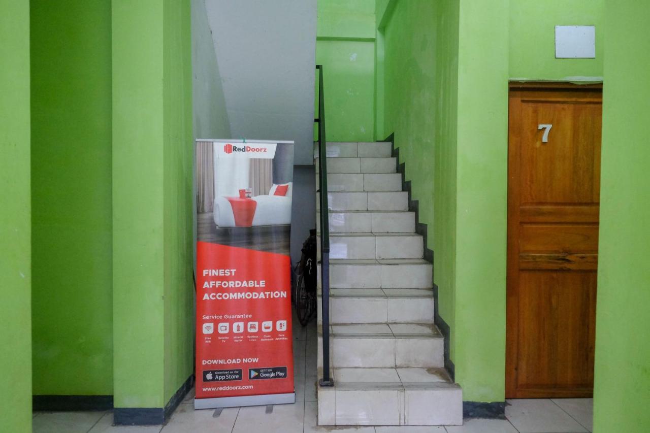 Reddoorz Near Politeknik Manado Hotel Buitenkant foto