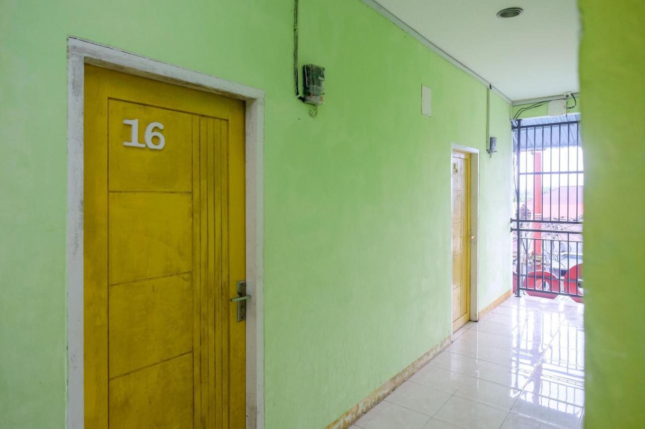 Reddoorz Near Politeknik Manado Hotel Buitenkant foto