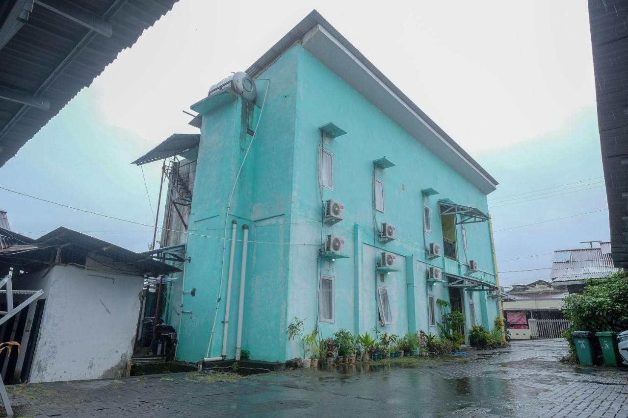 Reddoorz Near Politeknik Manado Hotel Buitenkant foto