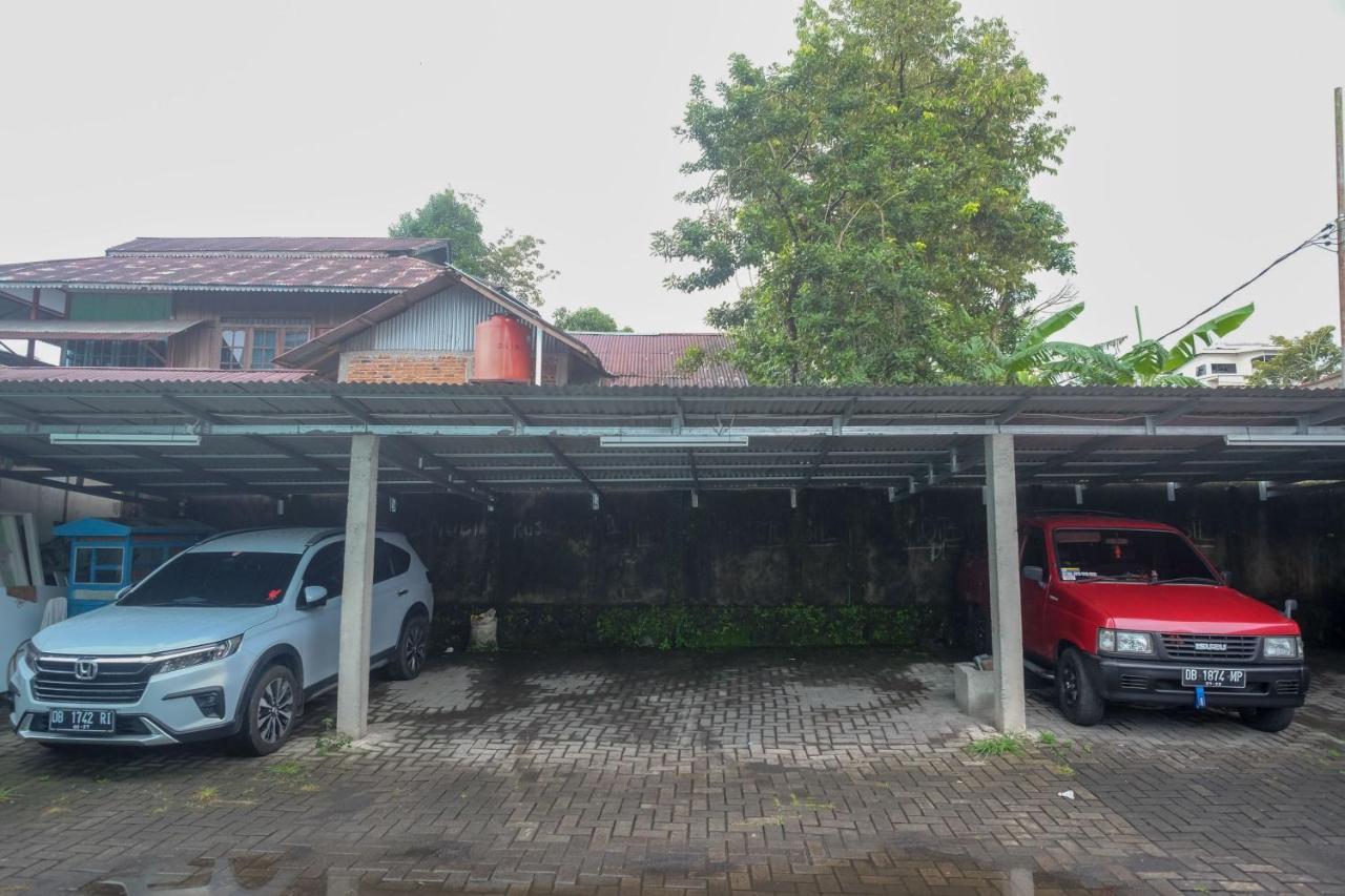 Reddoorz Near Politeknik Manado Hotel Buitenkant foto